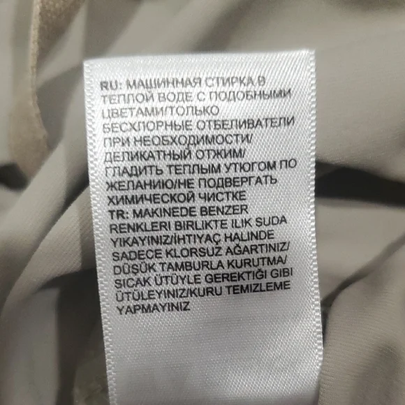 The North Face Women's Beige Cargo Shorts - Picture 11 of 12